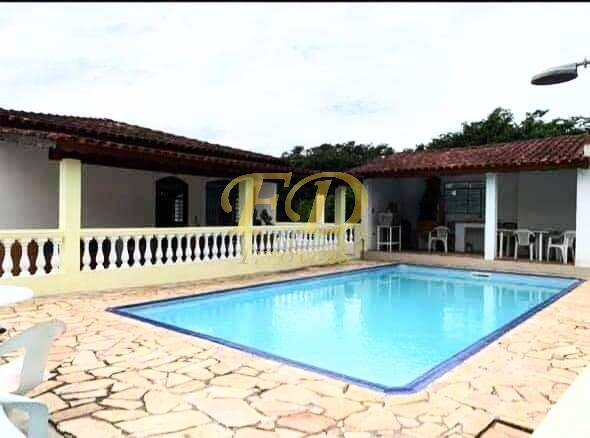 Fazenda à venda com 3 quartos, 200m² - Foto 2