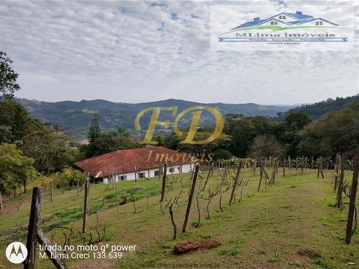 Fazenda à venda com 3 quartos, 200m² - Foto 1