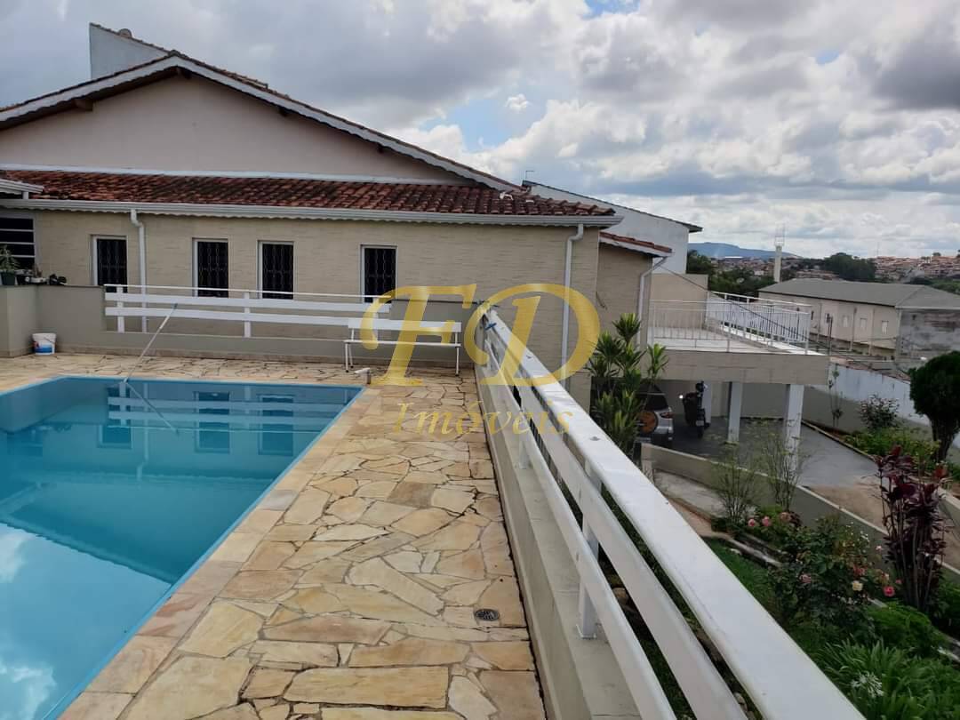 Fazenda à venda com 3 quartos, 350m² - Foto 1