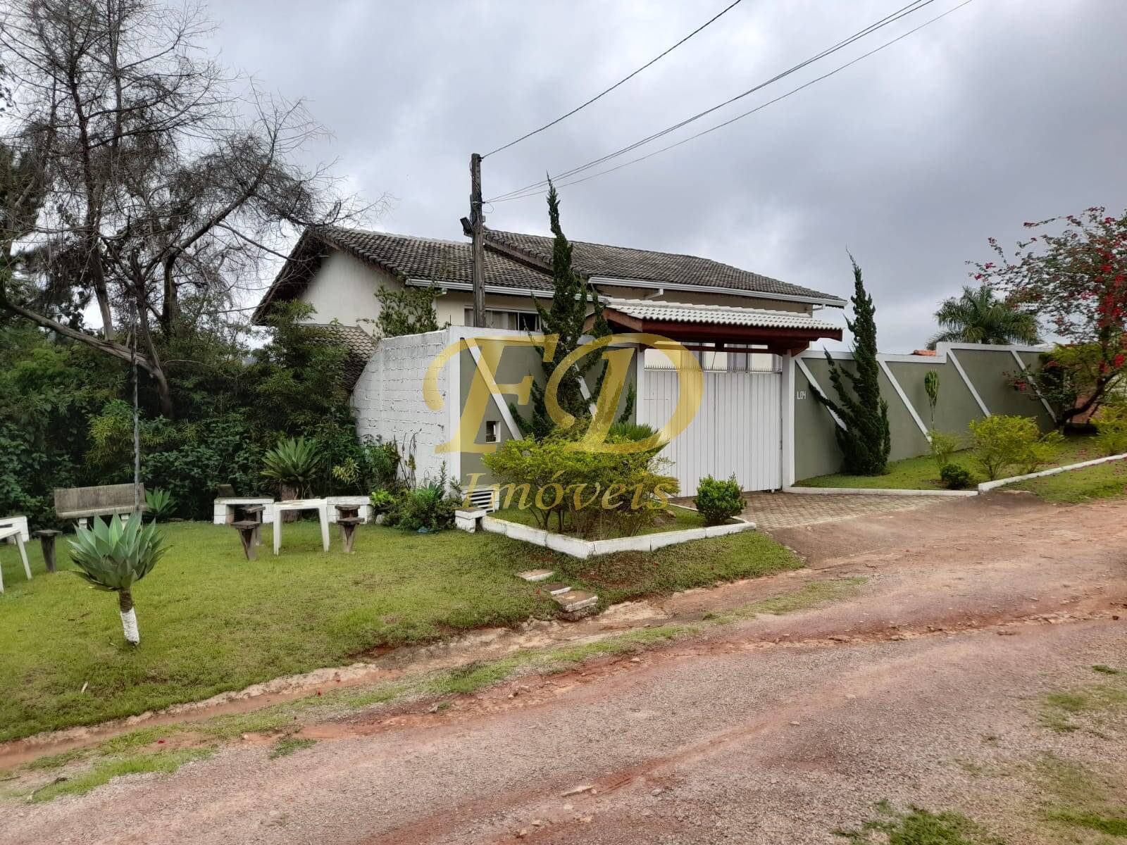 Fazenda à venda com 6 quartos, 450m² - Foto 2