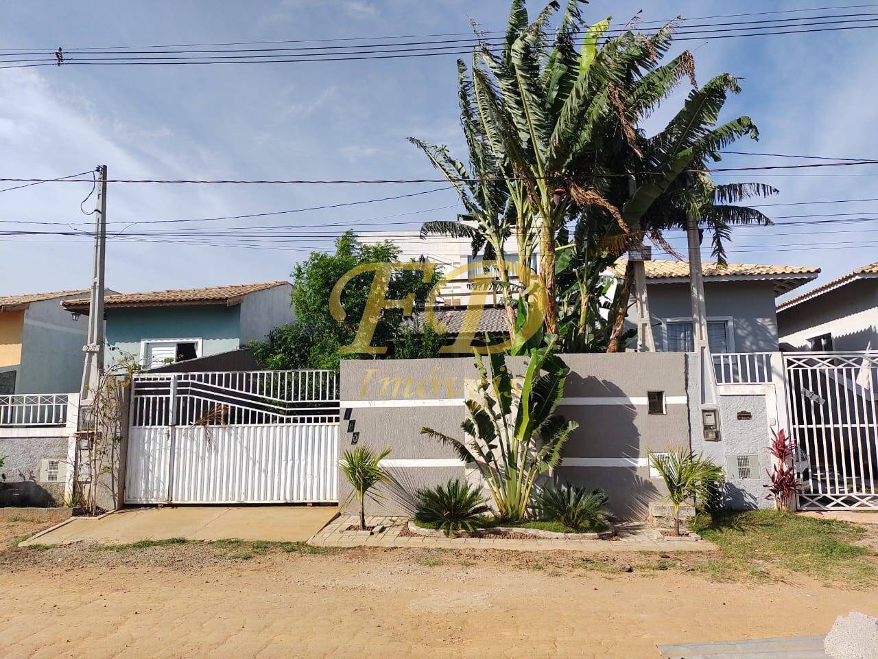 Casa à venda com 3 quartos, 200m² - Foto 2