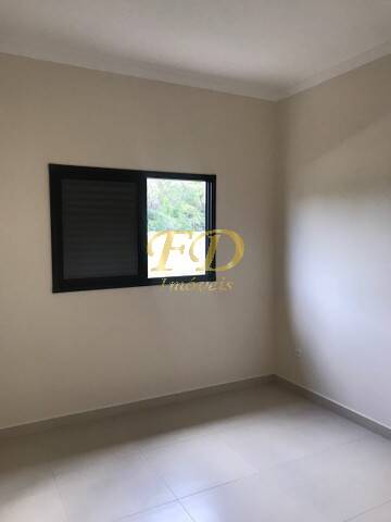 Casa à venda com 2 quartos, 70m² - Foto 4