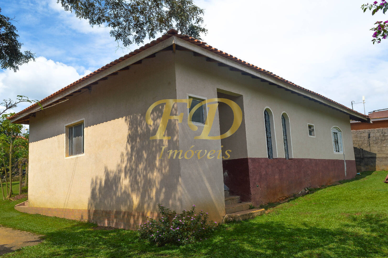 Fazenda à venda com 3 quartos, 200m² - Foto 2