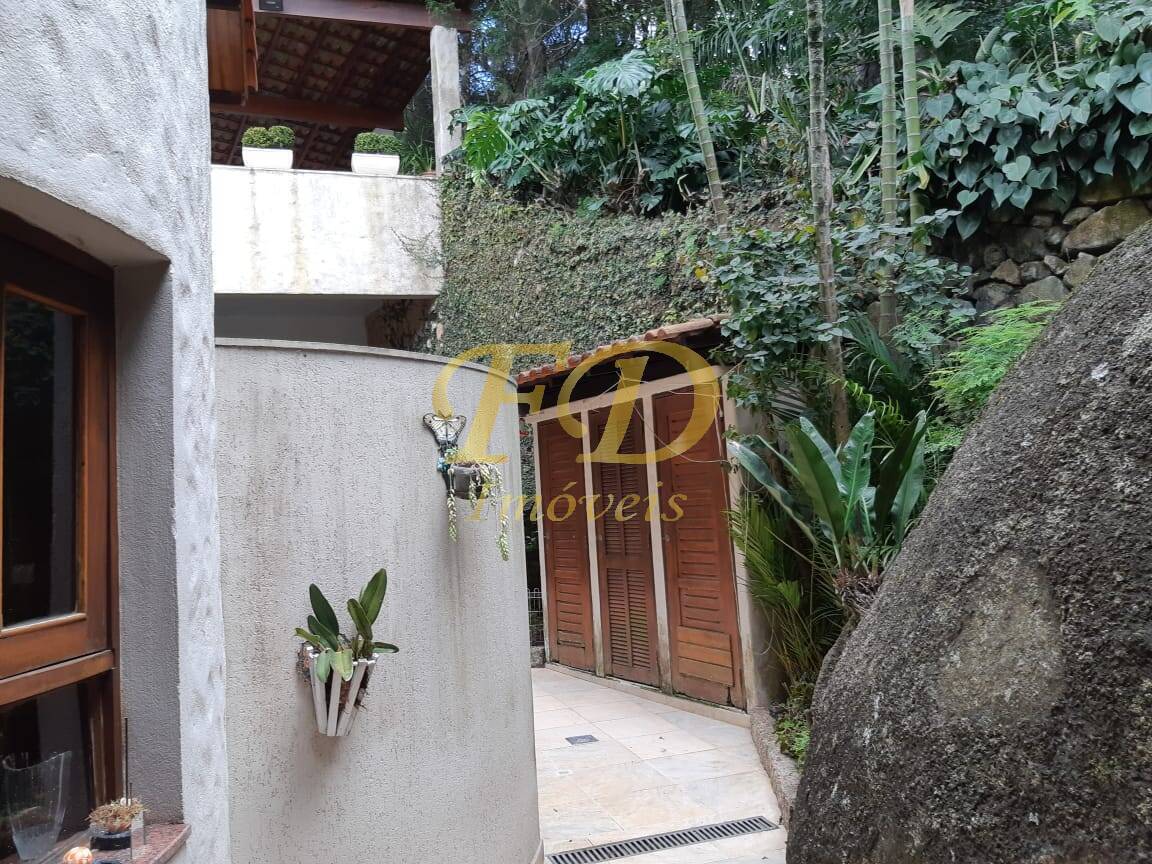 Casa de Condomínio à venda com 4 quartos, 400m² - Foto 32