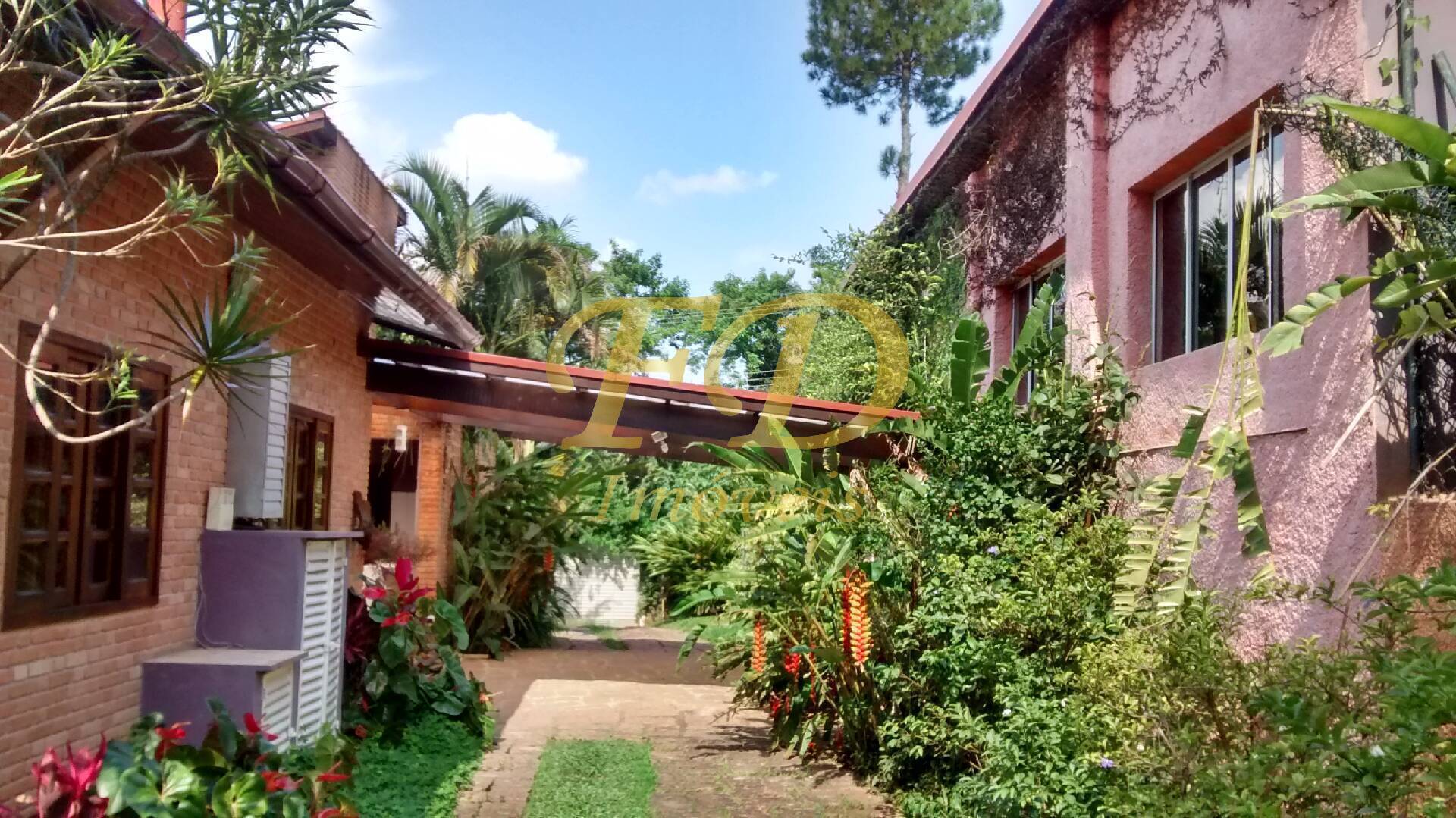 Casa de Condomínio à venda com 4 quartos, 650m² - Foto 1