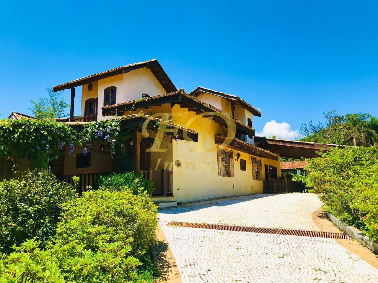 Fazenda à venda com 4 quartos, 1500m² - Foto 1