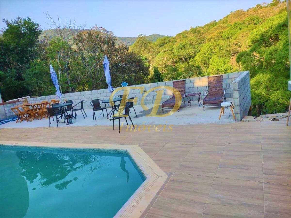 Fazenda à venda com 3 quartos, 200m² - Foto 1