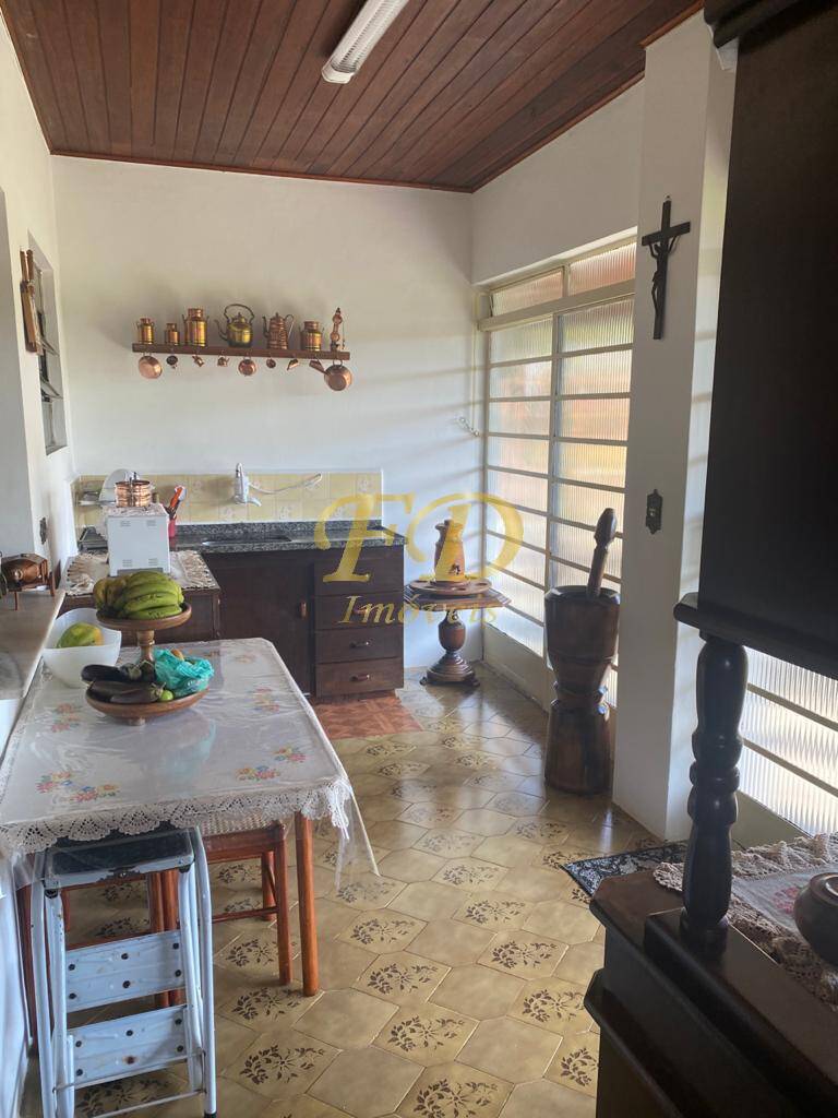 Casa à venda com 4 quartos, 650m² - Foto 11