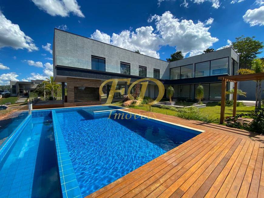 Casa de Condomínio à venda com 4 quartos, 540m² - Foto 1