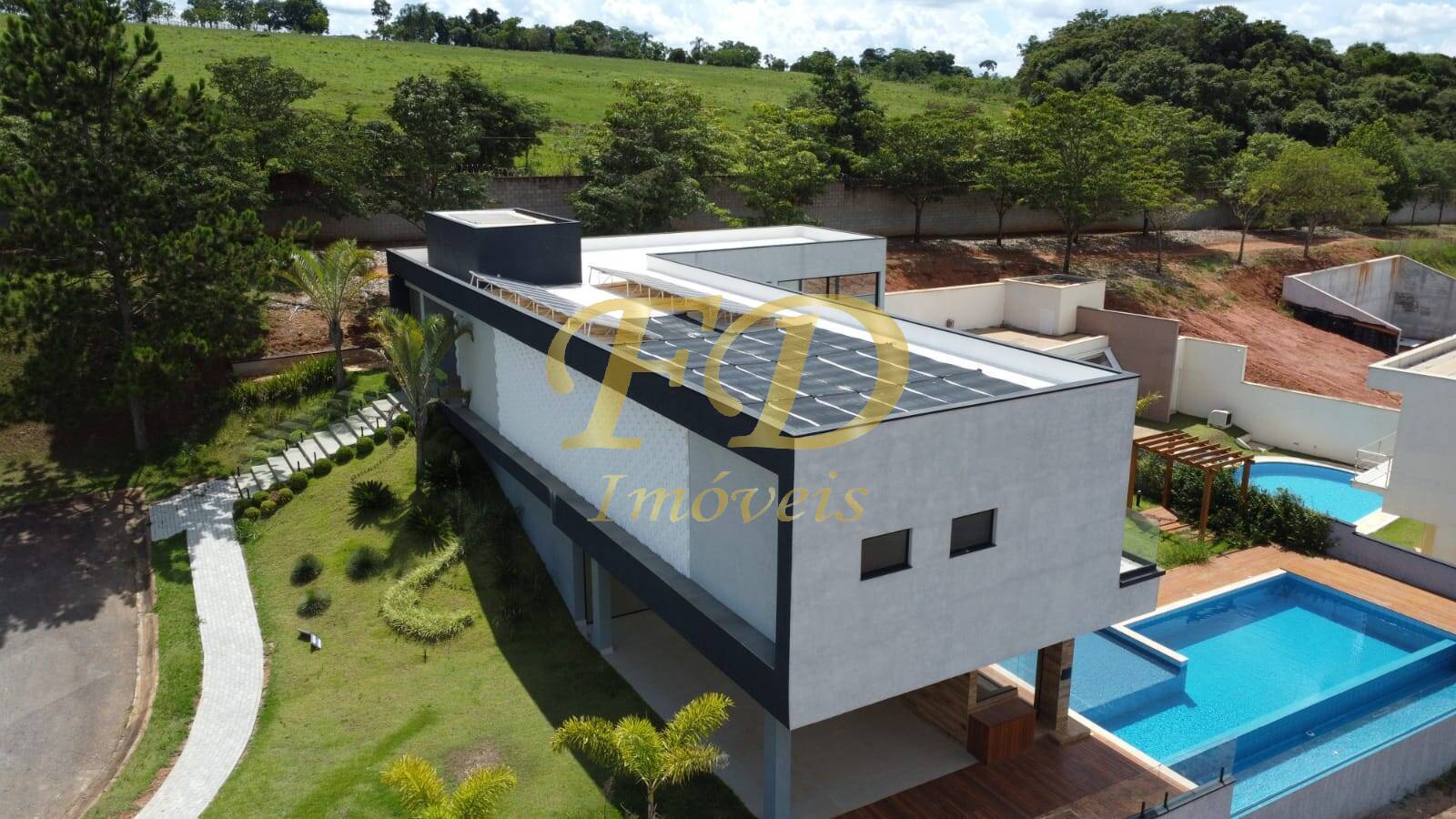 Casa de Condomínio à venda com 4 quartos, 540m² - Foto 2