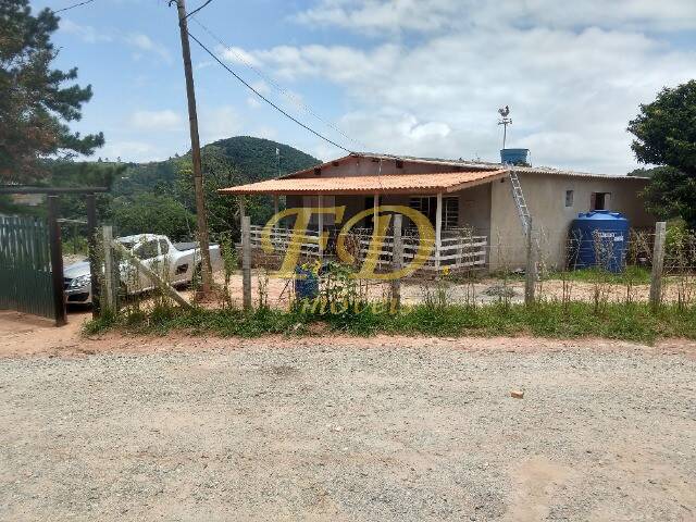 Fazenda à venda com 3 quartos, 300m² - Foto 2