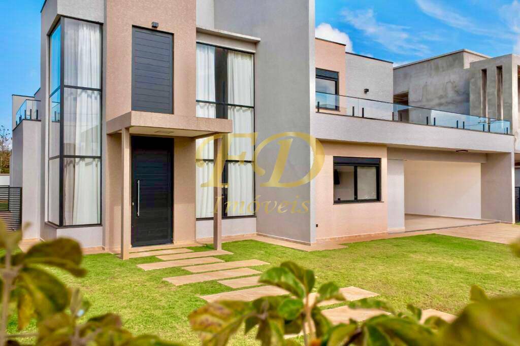 Casa de Condomínio à venda com 4 quartos, 352m² - Foto 4