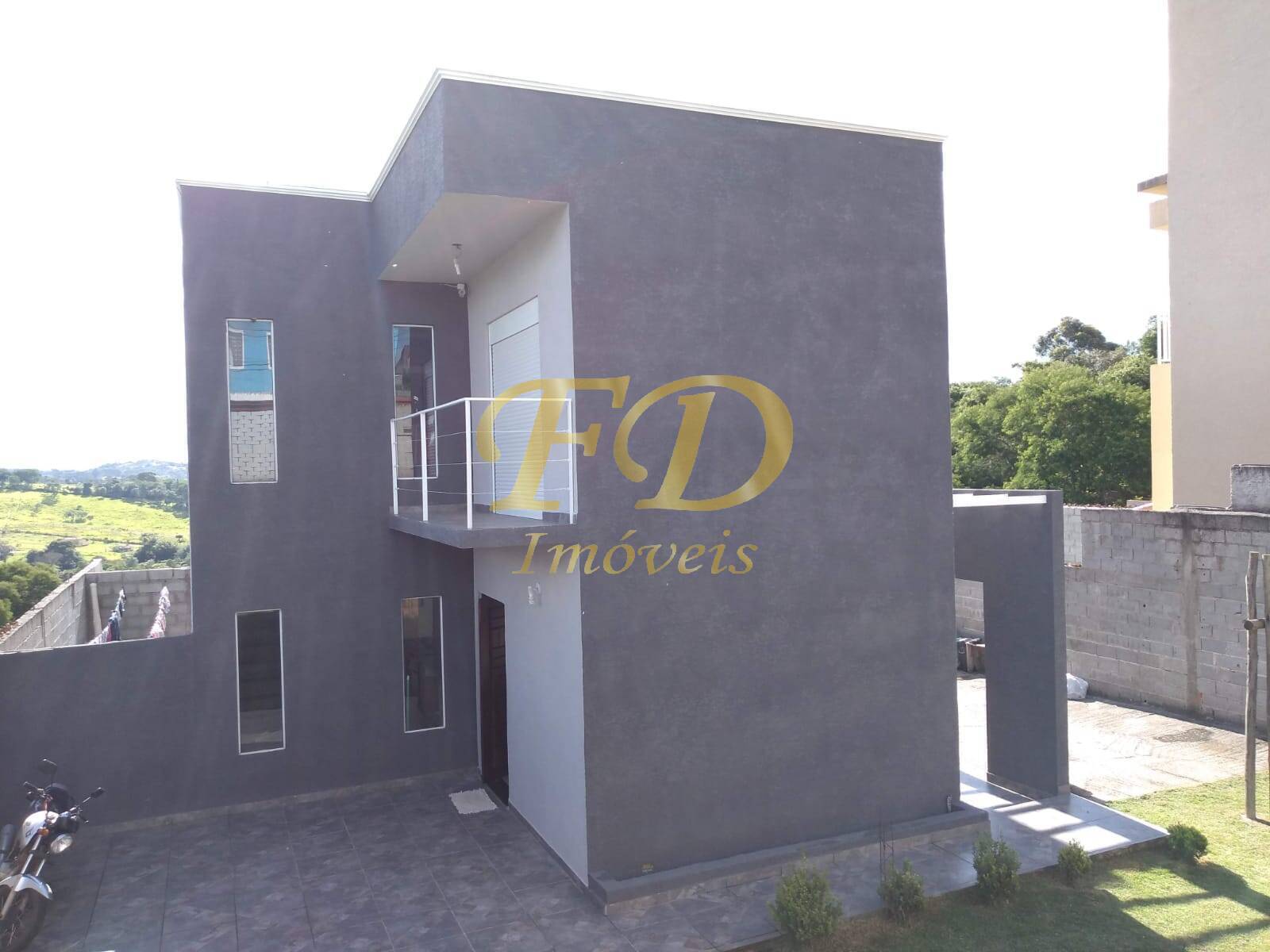 Casa à venda e aluguel com 3 quartos, 200m² - Foto 1