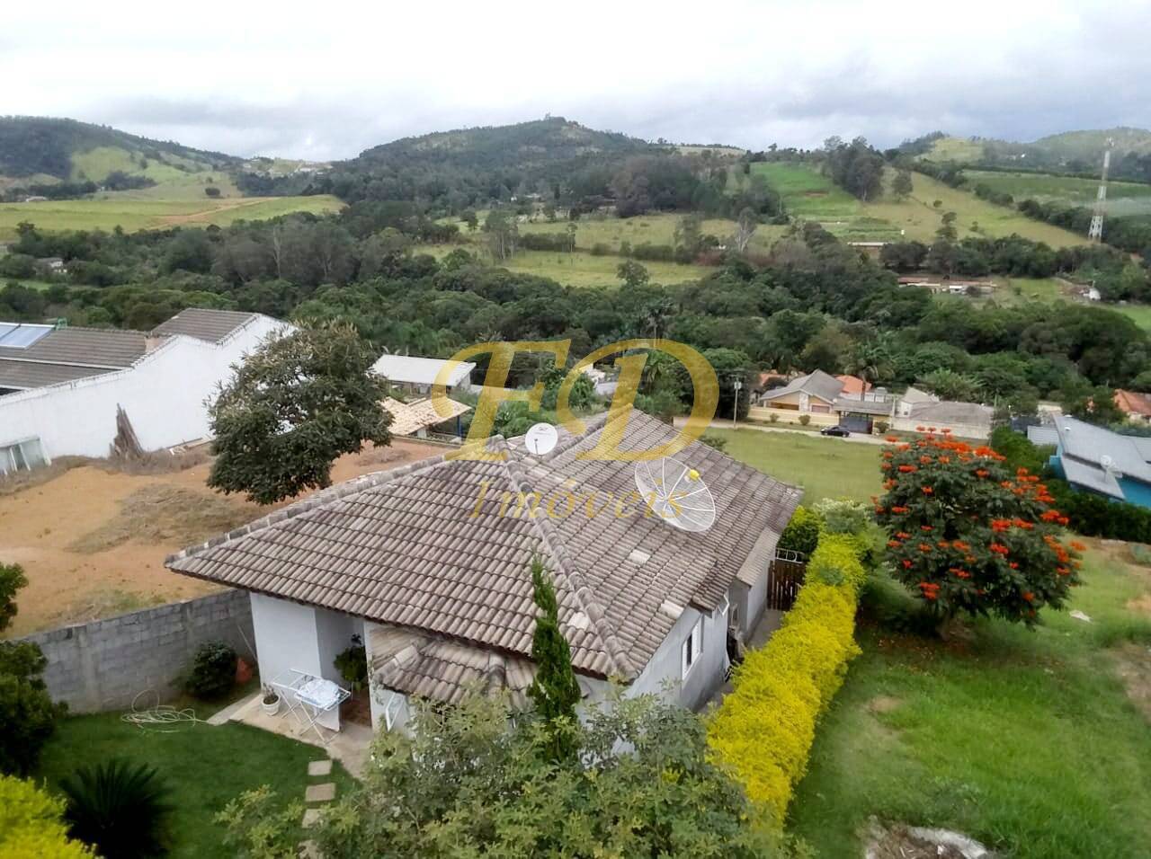 Fazenda à venda com 3 quartos, 110m² - Foto 2