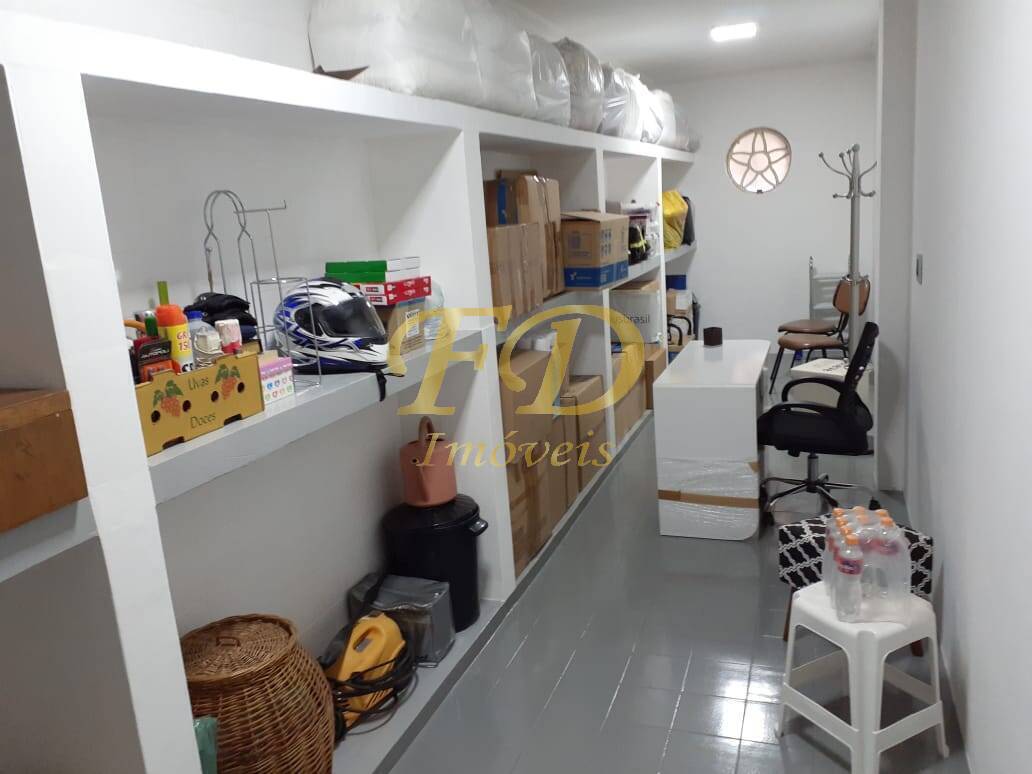 Casa à venda com 3 quartos, 398m² - Foto 17