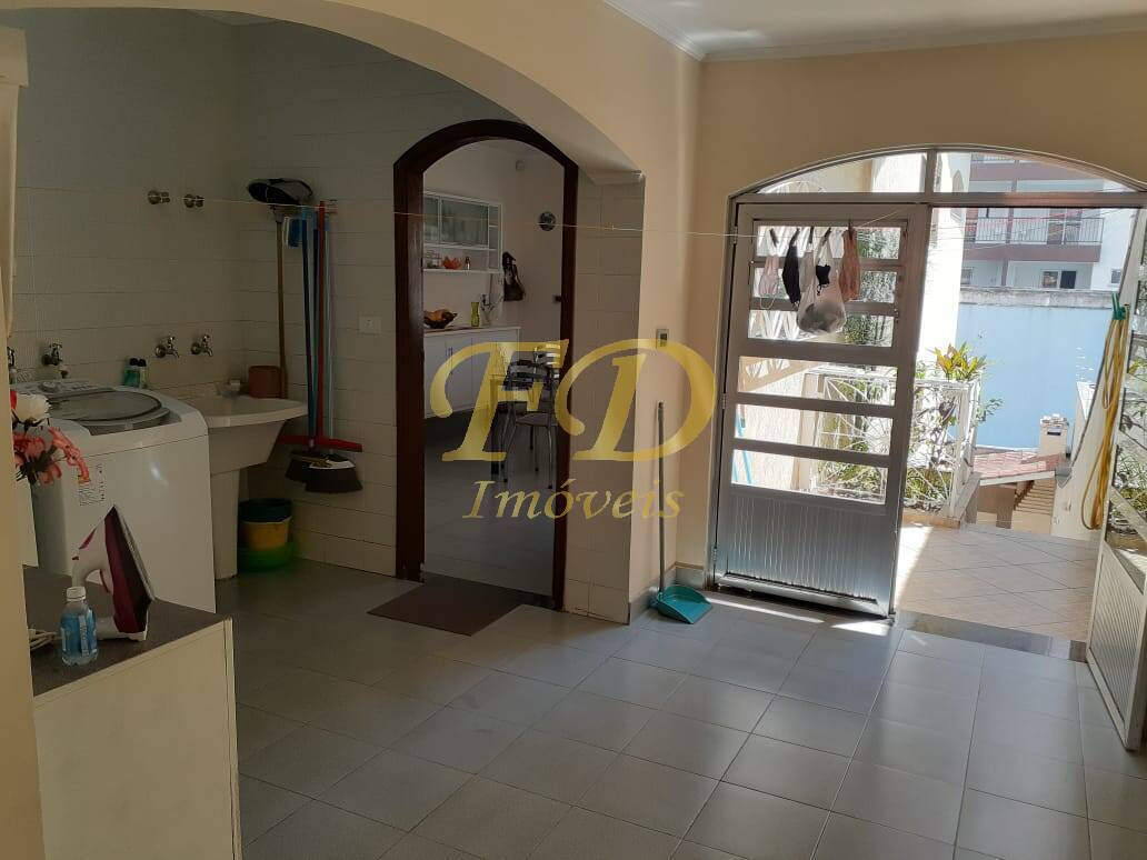 Casa à venda com 3 quartos, 398m² - Foto 18