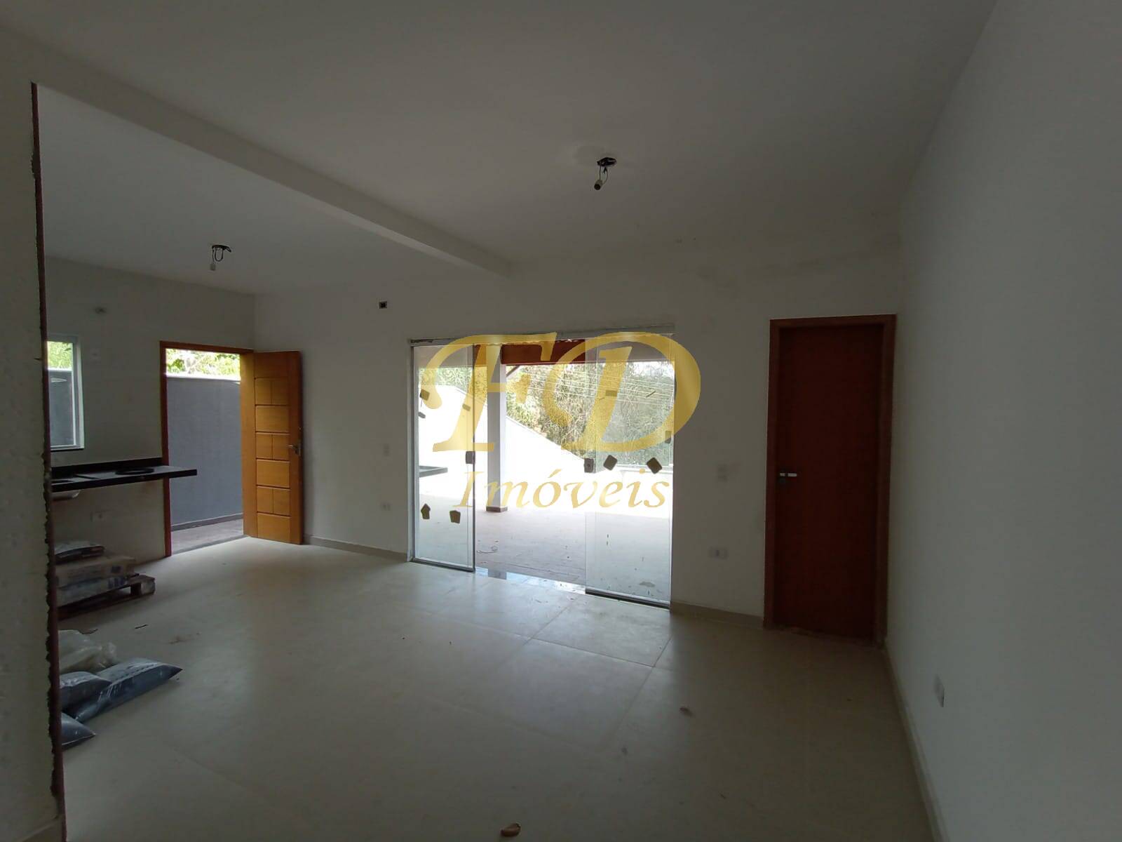 Casa à venda com 3 quartos, 92m² - Foto 11