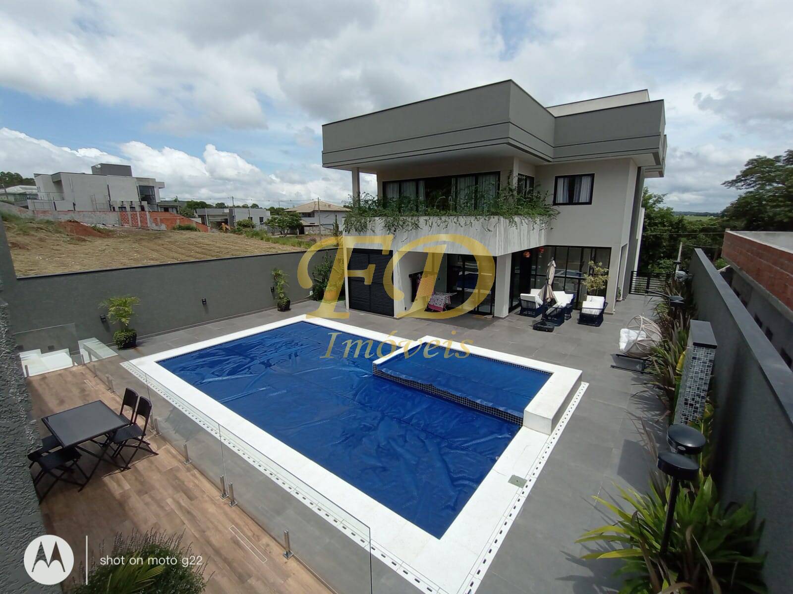 Casa de Condomínio à venda com 4 quartos, 480m² - Foto 1