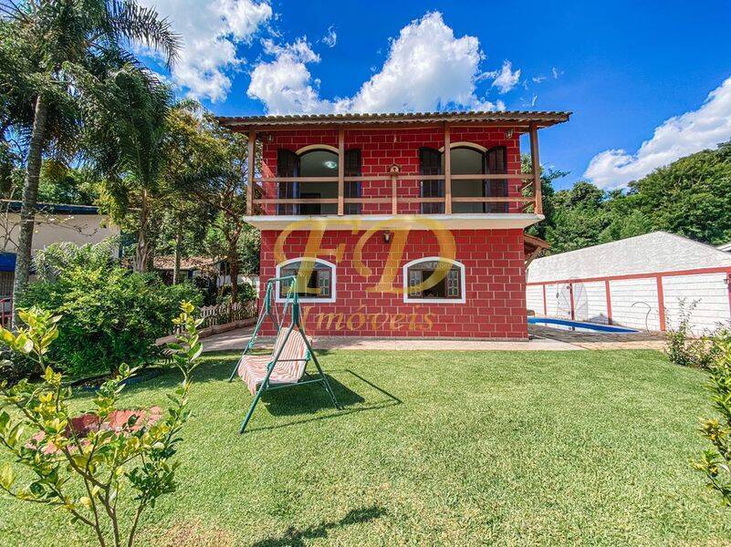 Casa de Condomínio à venda com 3 quartos, 210m² - Foto 3