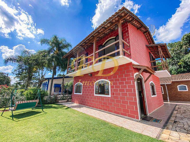 Casa de Condomínio à venda com 3 quartos, 210m² - Foto 4