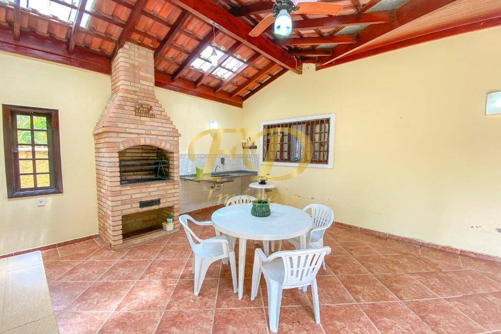 Casa de Condomínio à venda com 3 quartos, 197m² - Foto 4