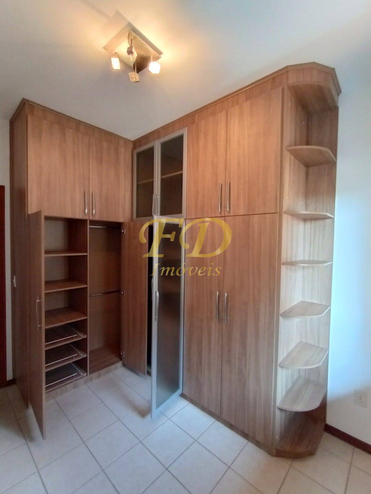 Apartamento para alugar com 2 quartos, 70m² - Foto 18