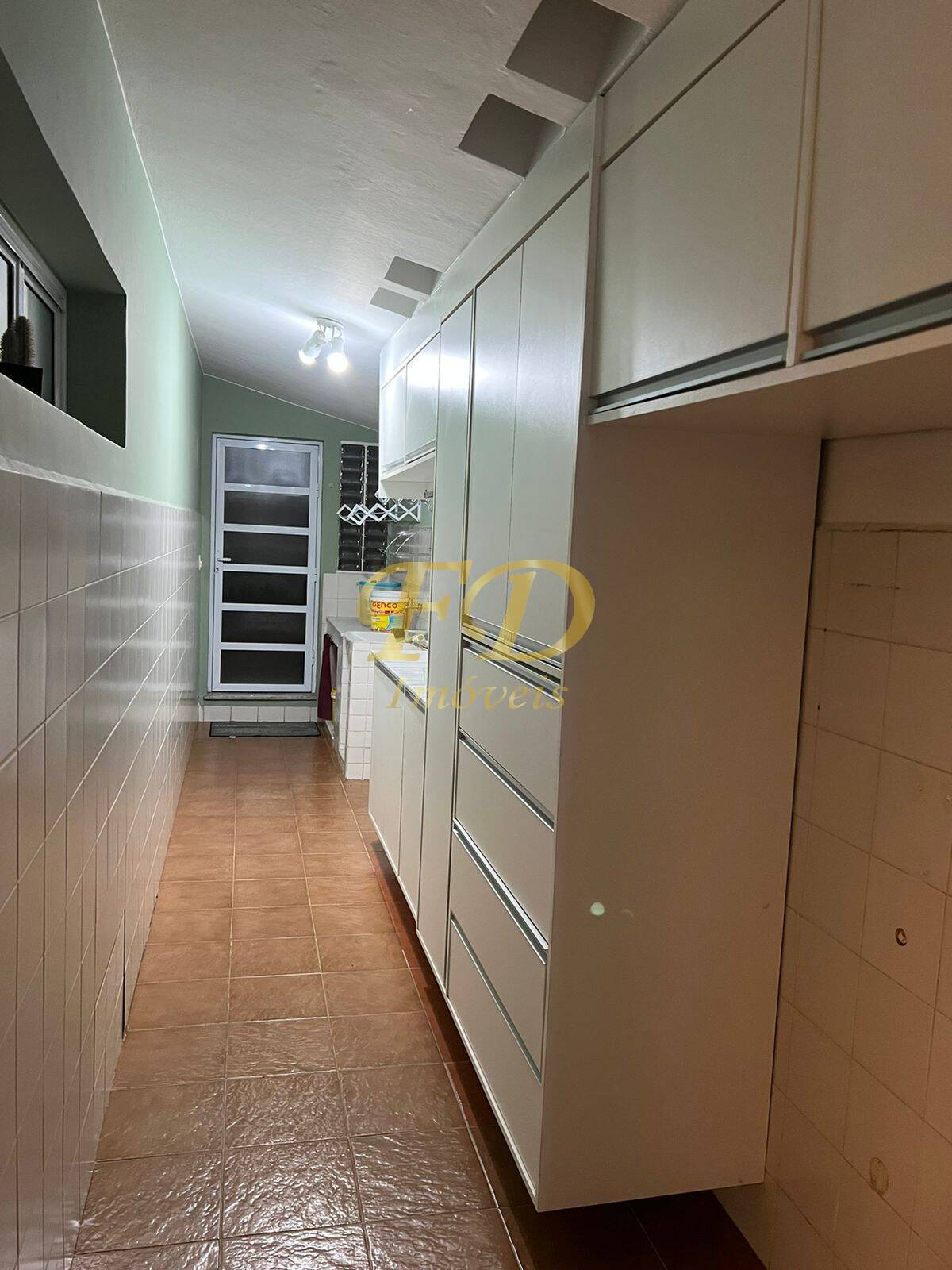 Casa para alugar com 2 quartos, 230m² - Foto 24