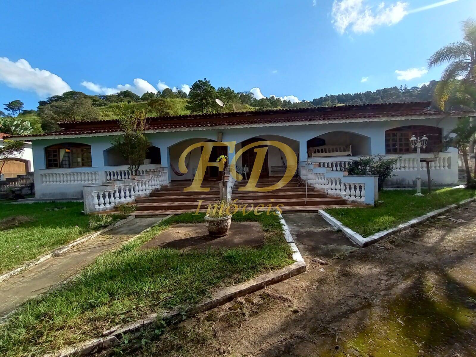 Fazenda à venda com 5 quartos, 1500m² - Foto 4