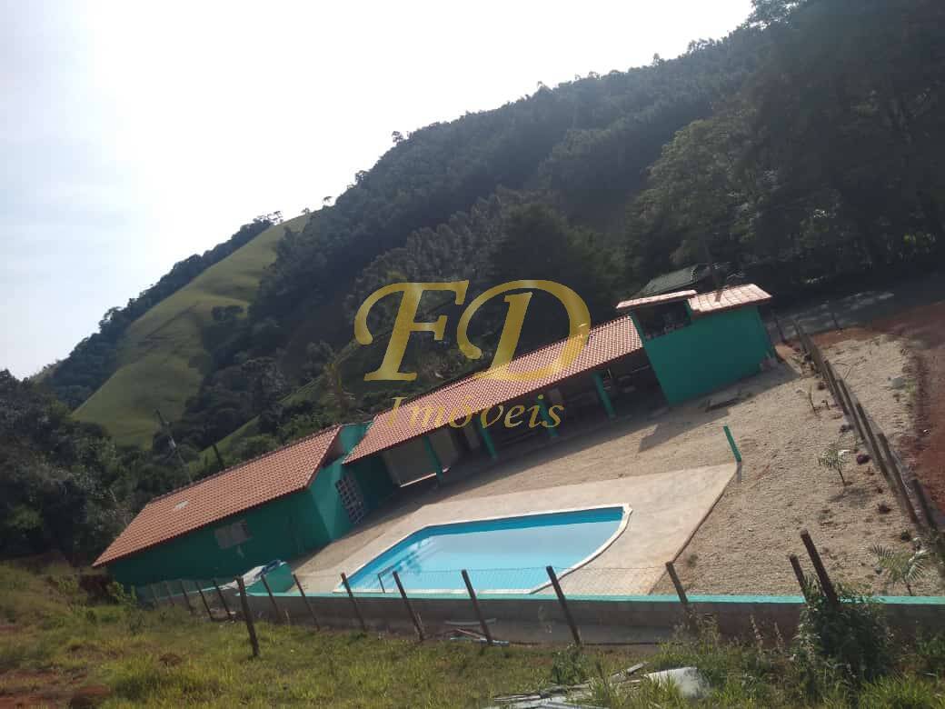 Fazenda à venda com 3 quartos, 1000m² - Foto 1