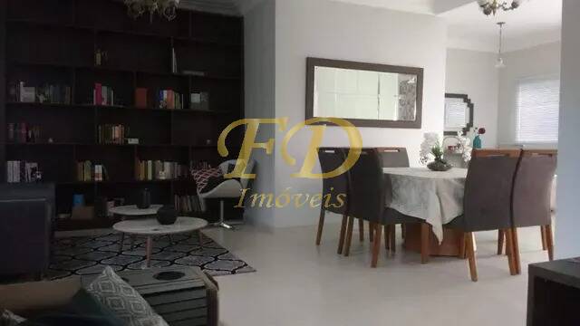 Casa à venda com 3 quartos, 360m² - Foto 4