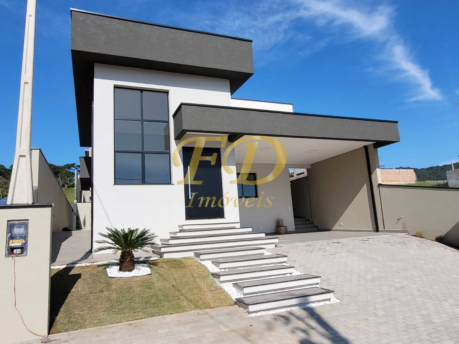 Casa de Condomínio à venda com 3 quartos, 189m² - Foto 2