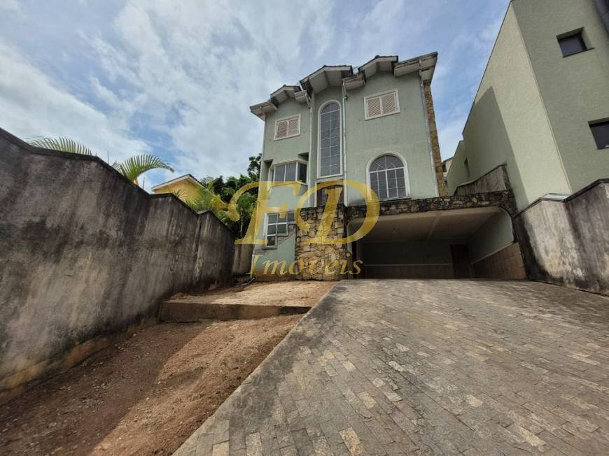 Casa à venda e aluguel com 4 quartos, 280m² - Foto 1