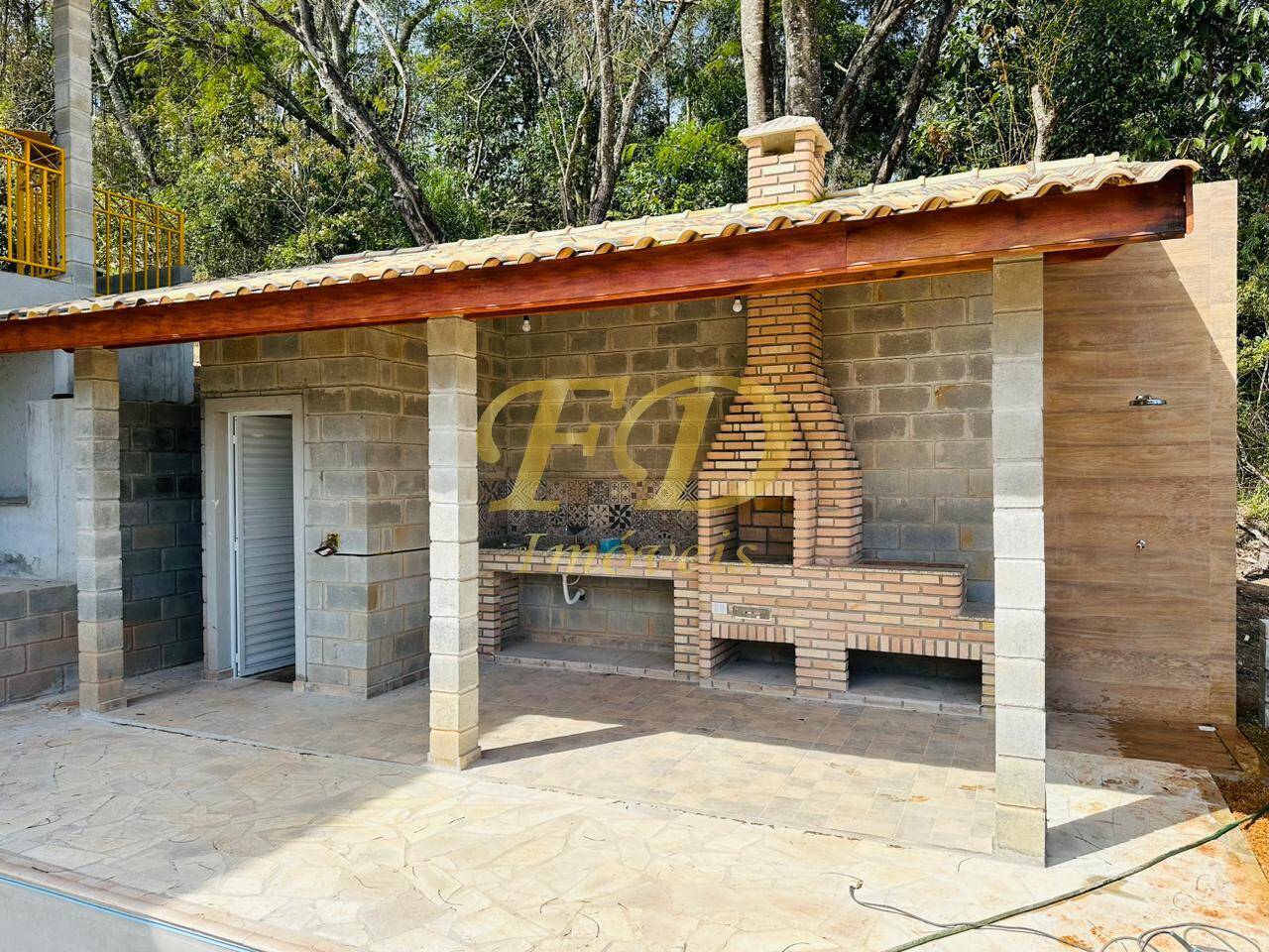 Fazenda à venda com 2 quartos, 120m² - Foto 2