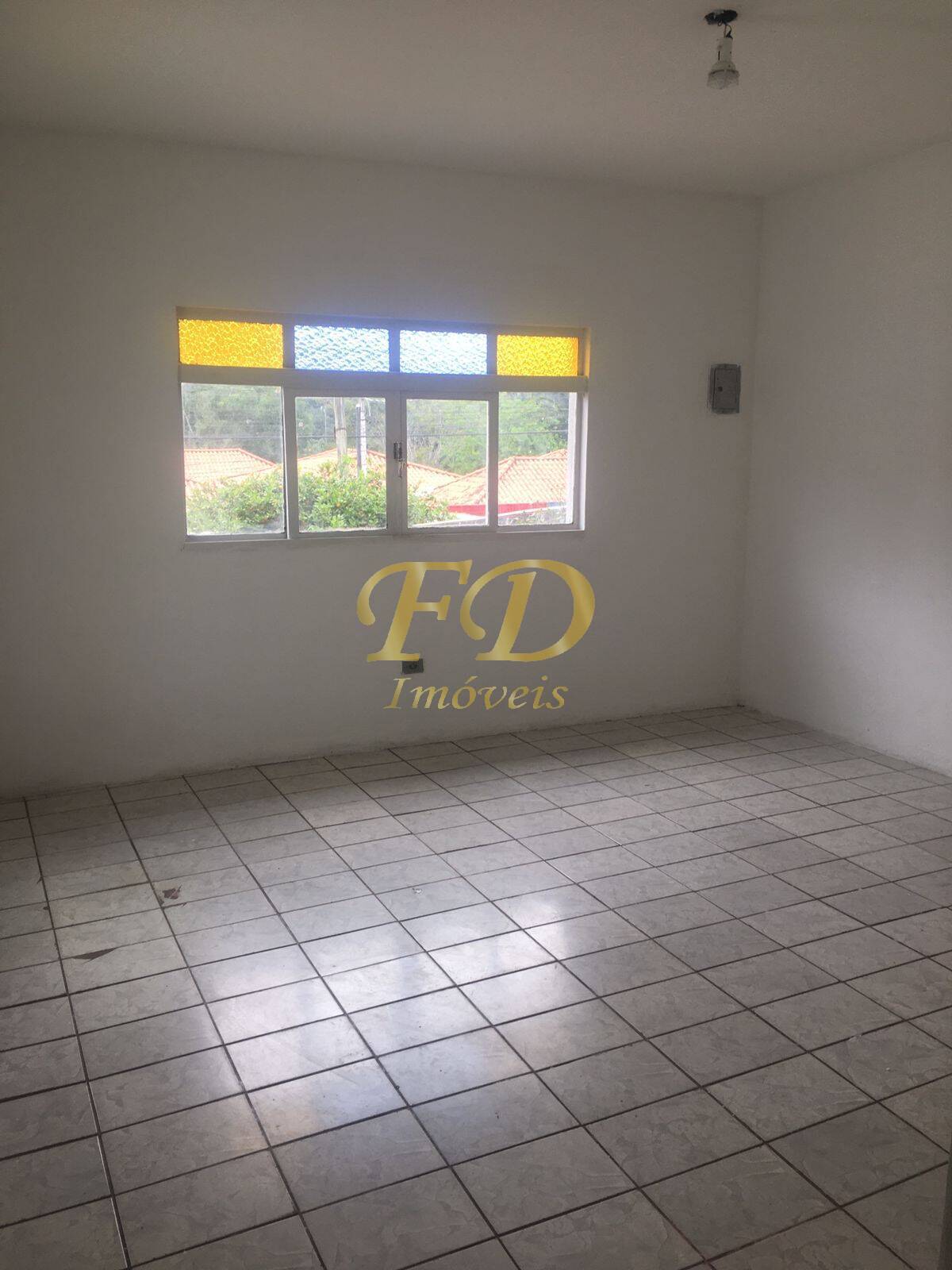 Casa à venda e aluguel com 2 quartos, 100m² - Foto 2