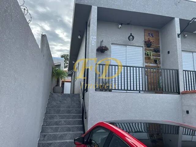 Casa à venda com 2 quartos, 55m² - Foto 1