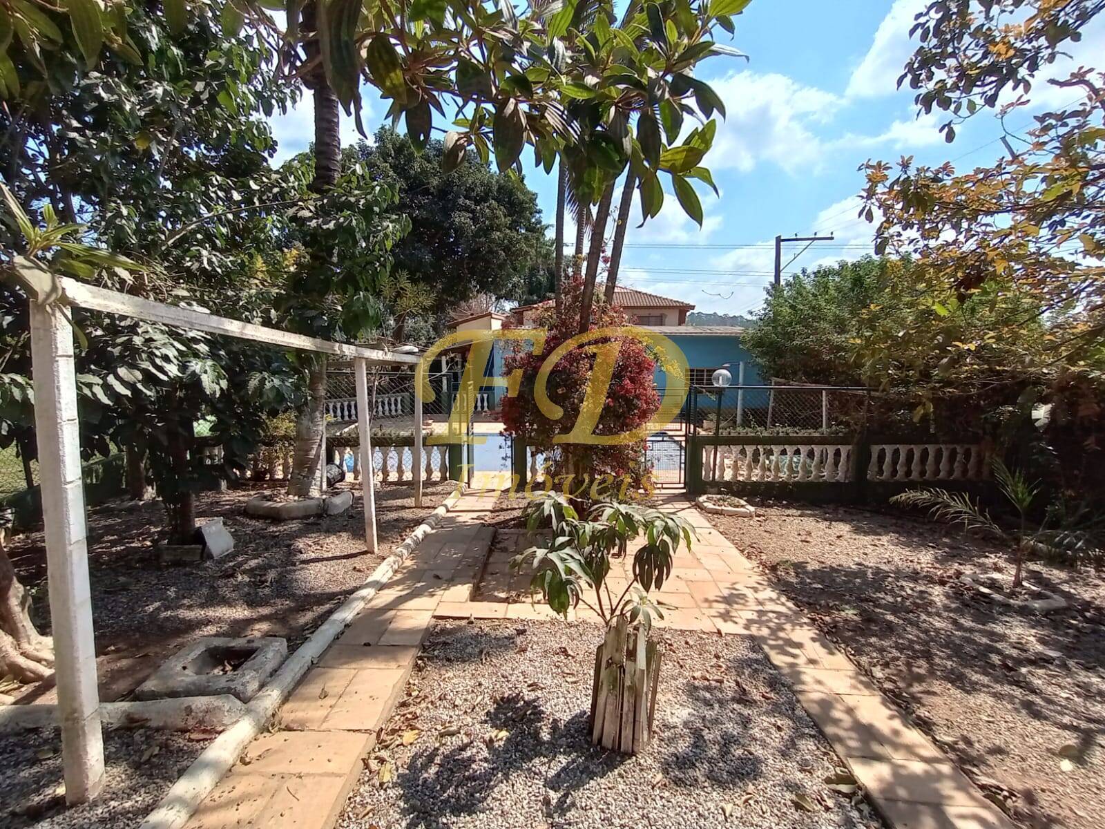 Fazenda à venda com 3 quartos, 300m² - Foto 40