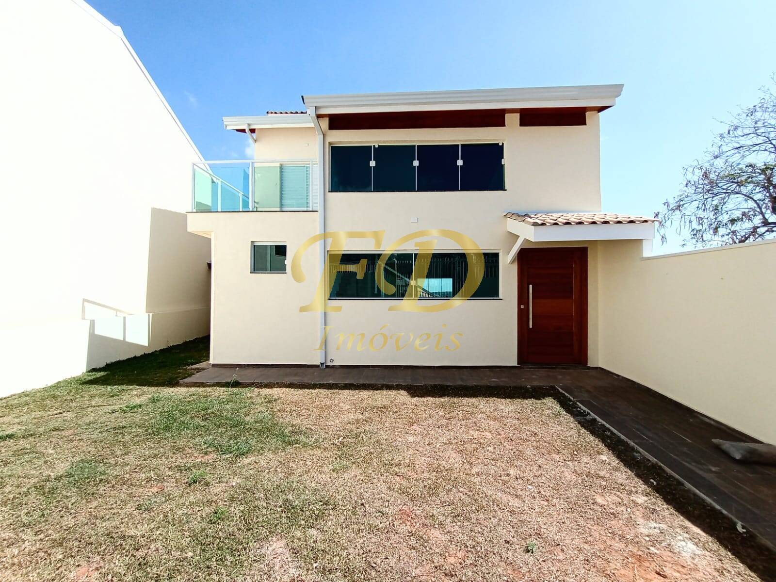 Casa à venda com 3 quartos, 150m² - Foto 1