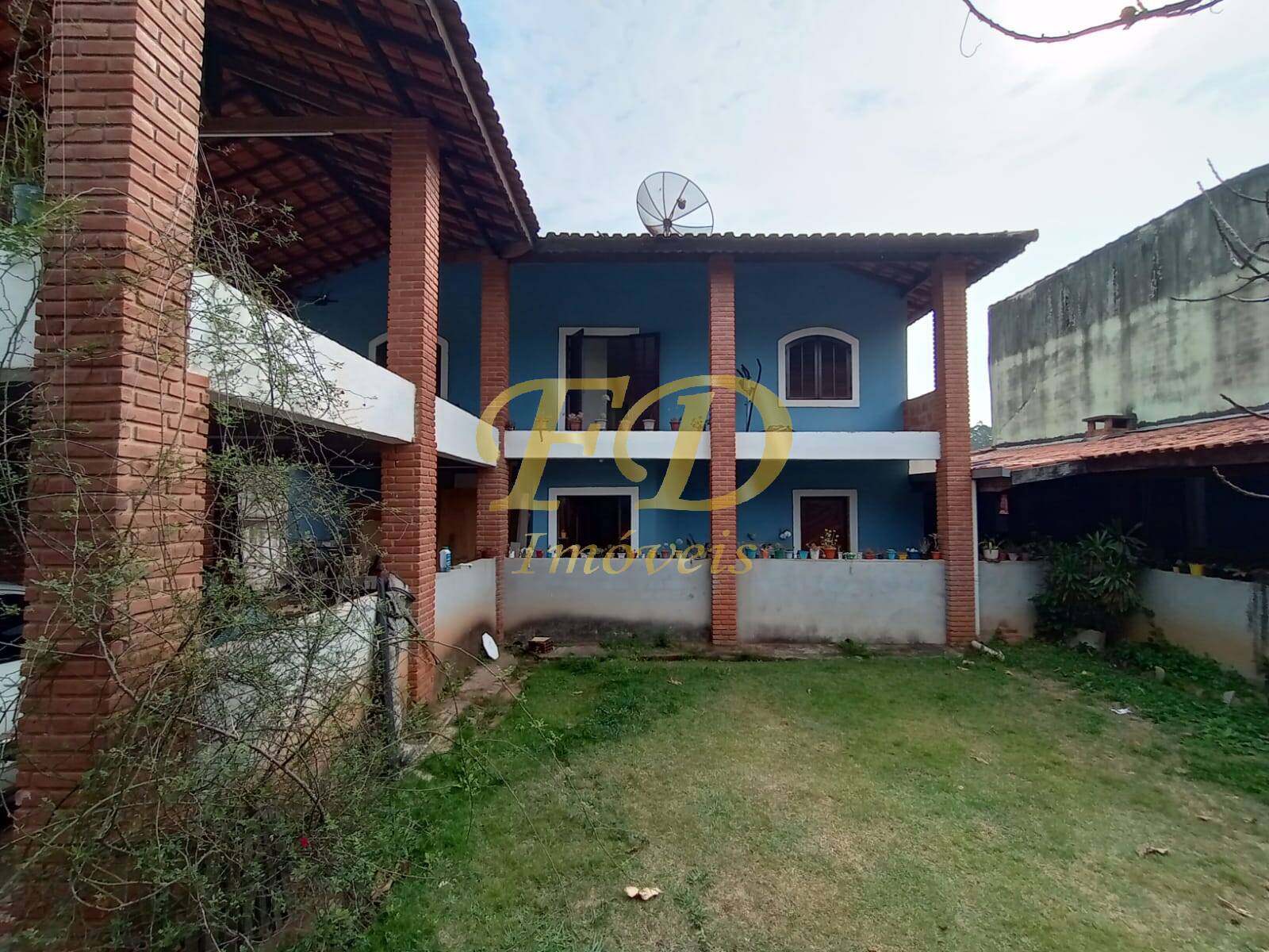 Fazenda à venda com 3 quartos, 240m² - Foto 2