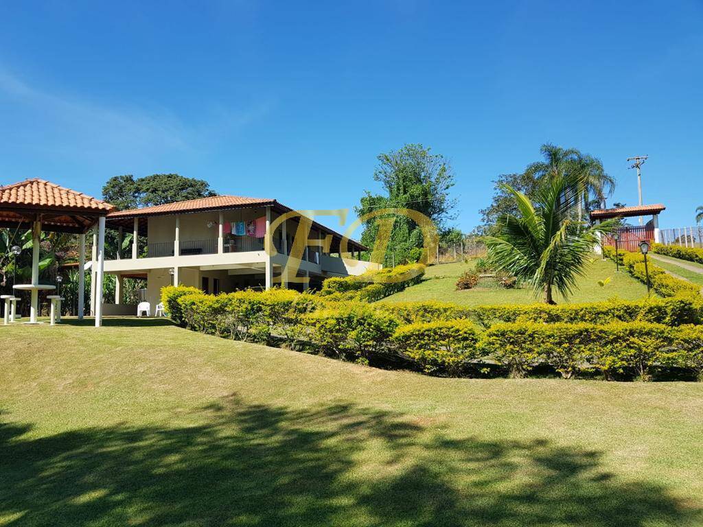 Fazenda à venda com 3 quartos, 700m² - Foto 2