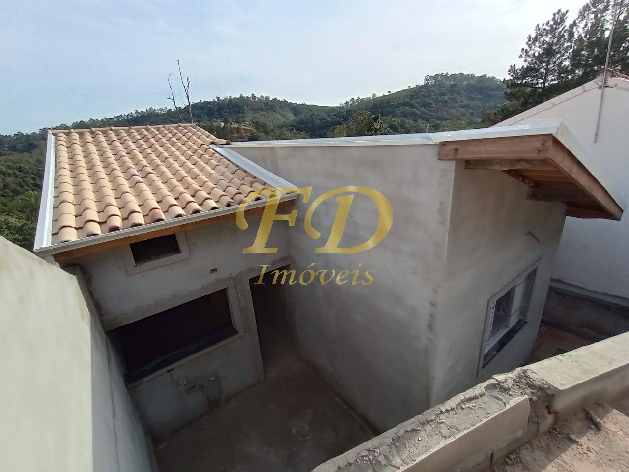 Casa à venda com 3 quartos, 75m² - Foto 2