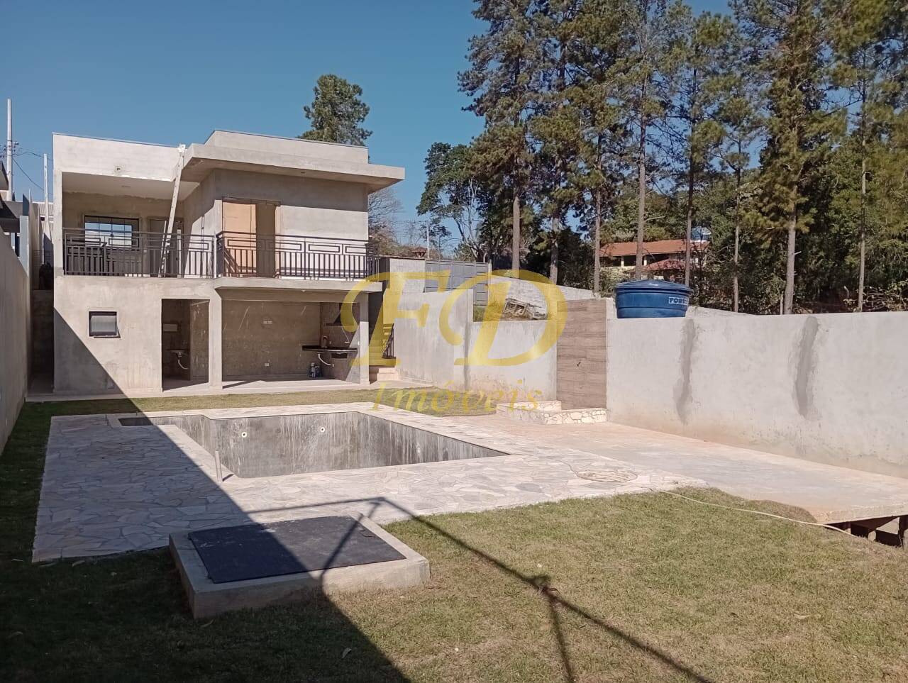 Casa à venda com 3 quartos, 150m² - Foto 1