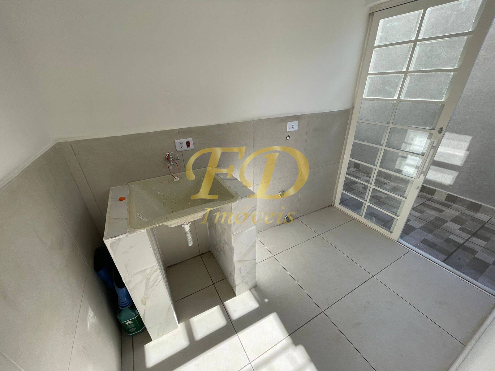 Casa à venda com 3 quartos, 120m² - Foto 4