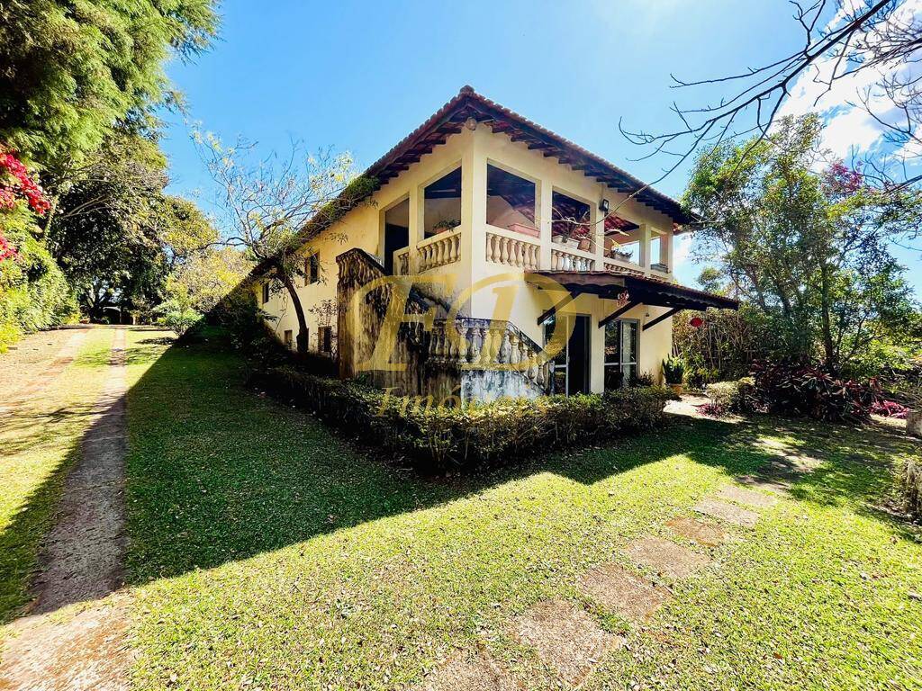 Fazenda à venda com 6 quartos, 705m² - Foto 1