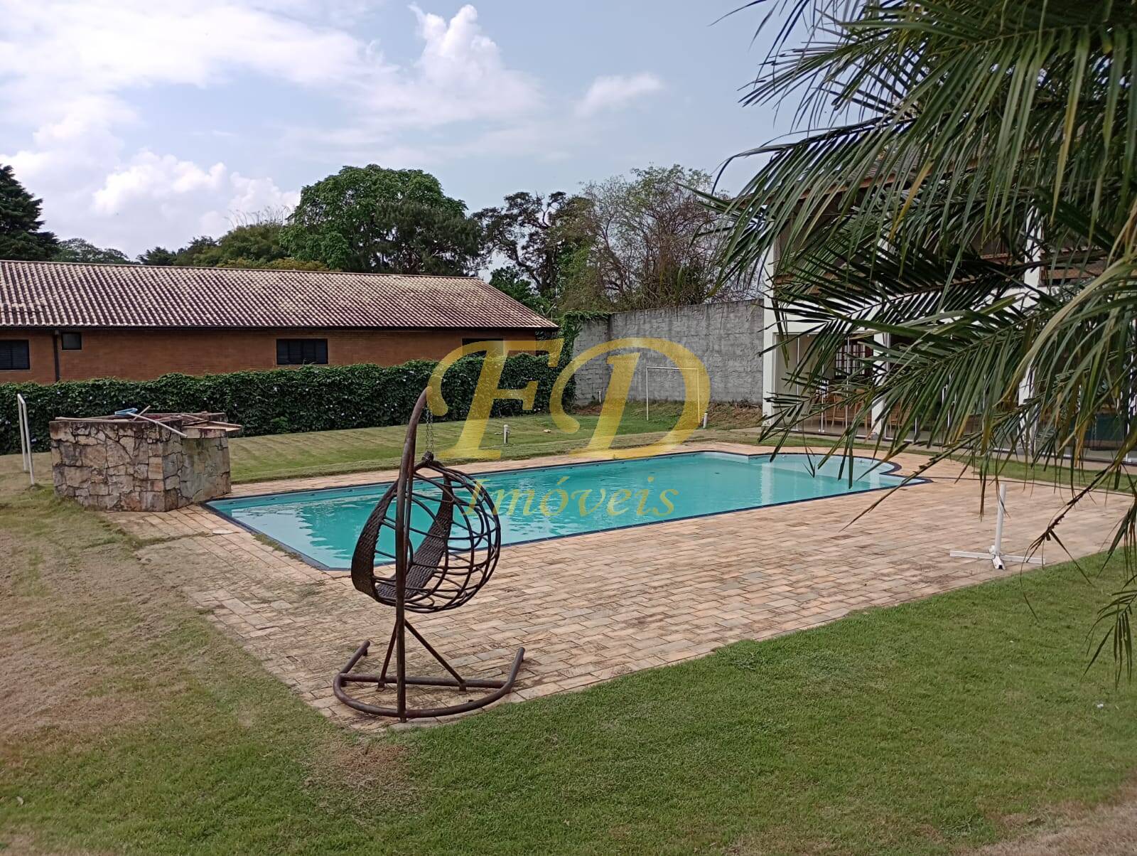 Fazenda à venda com 3 quartos, 240m² - Foto 1