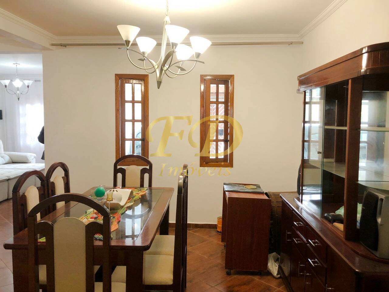 Casa à venda com 3 quartos, 310m² - Foto 4