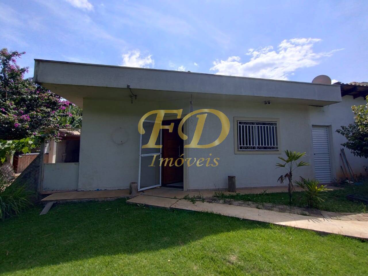 Fazenda à venda com 3 quartos, 160m² - Foto 1