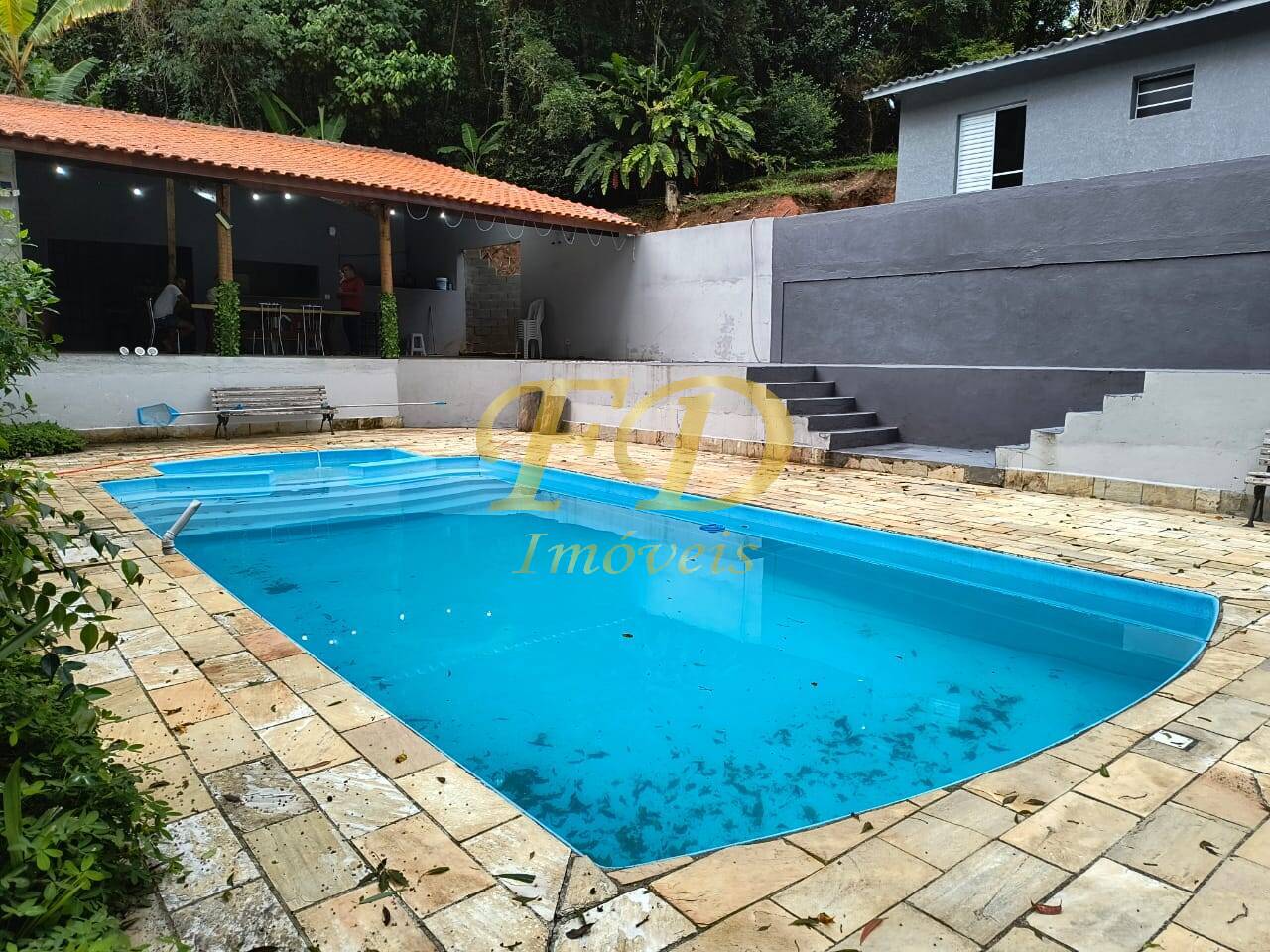 Fazenda à venda com 3 quartos, 1100m² - Foto 2