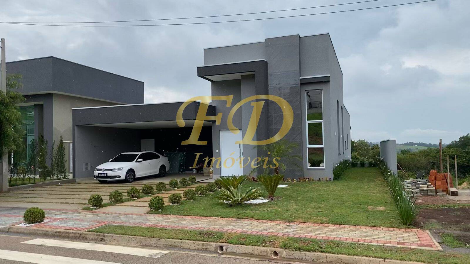 Casa de Condomínio à venda com 4 quartos, 323m² - Foto 5