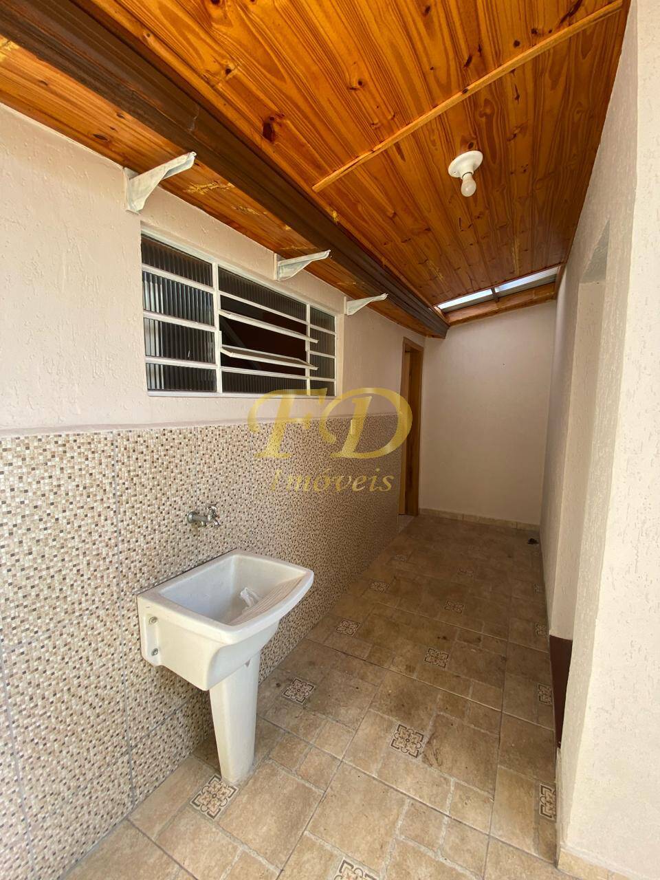 Casa à venda com 5 quartos, 250m² - Foto 3