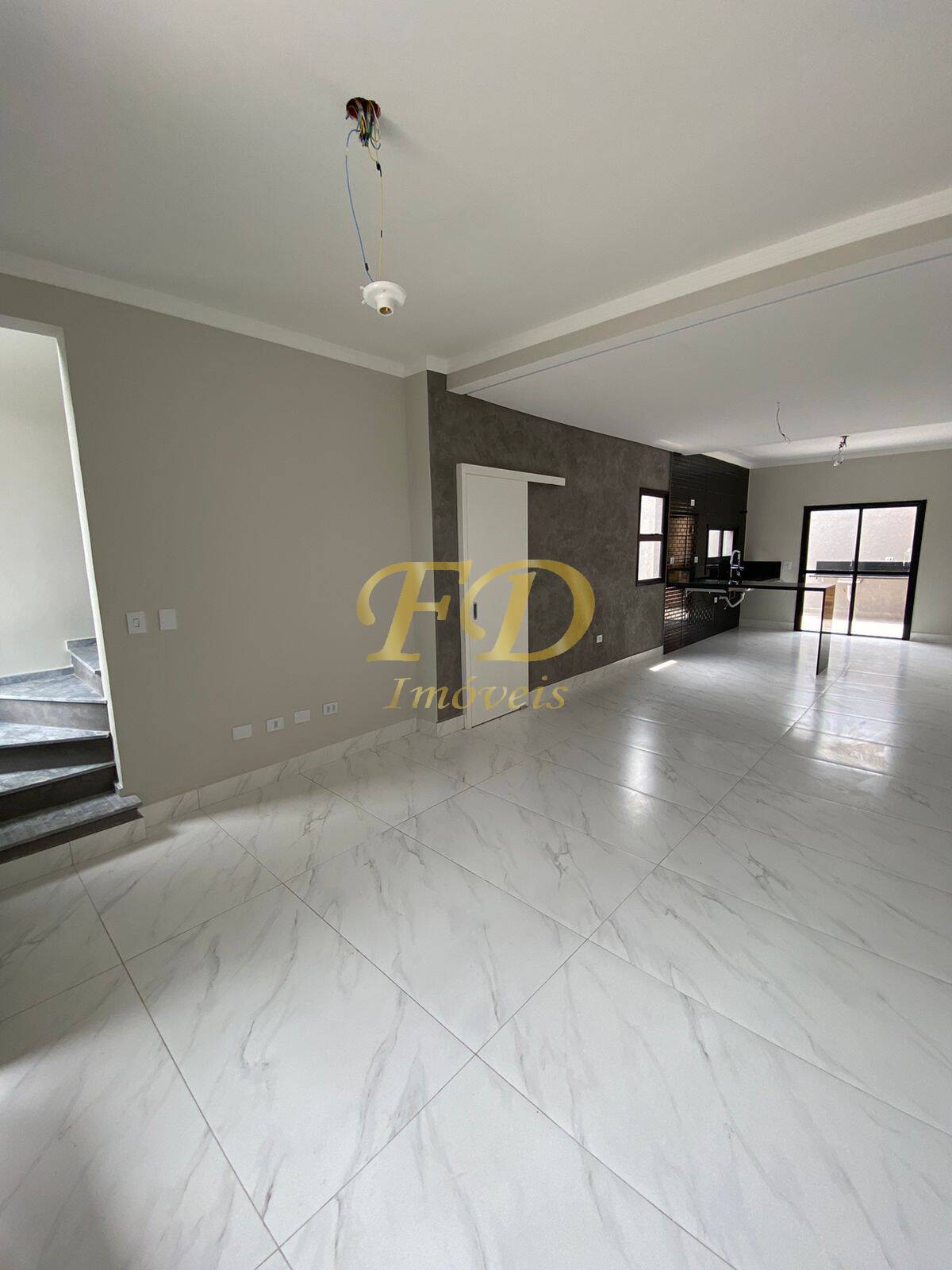 Casa à venda com 2 quartos, 86m² - Foto 2